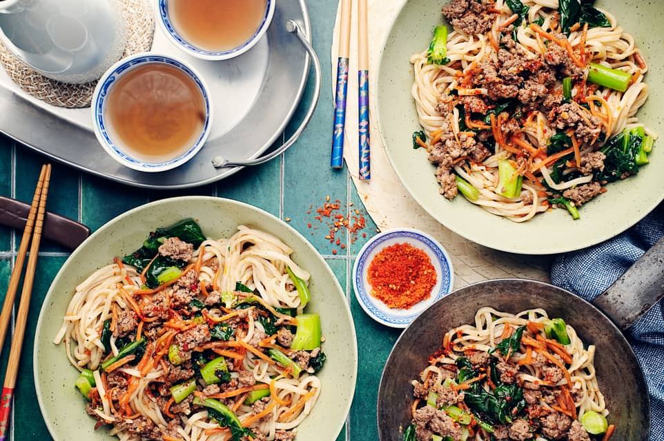 Quick saucy ground beef lo mein - Extra large standard