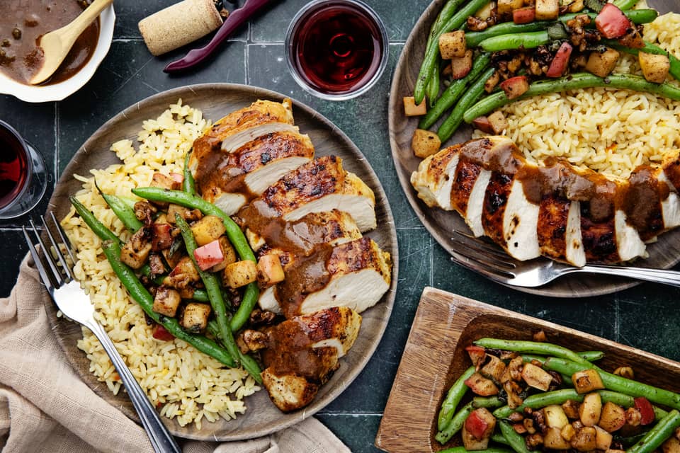 Seared chicken breastswith sage sauce - Extra large standard