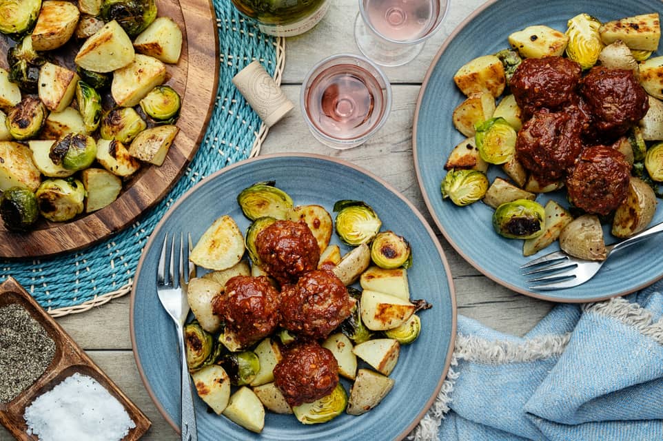Beef caramelized onionmeatballs in tomato sauce - Extra large standard