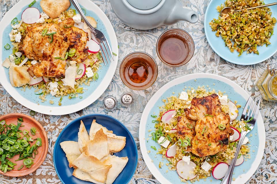 Herbed chicken thighsover bulgur broccoli rice salad - Extra large standard