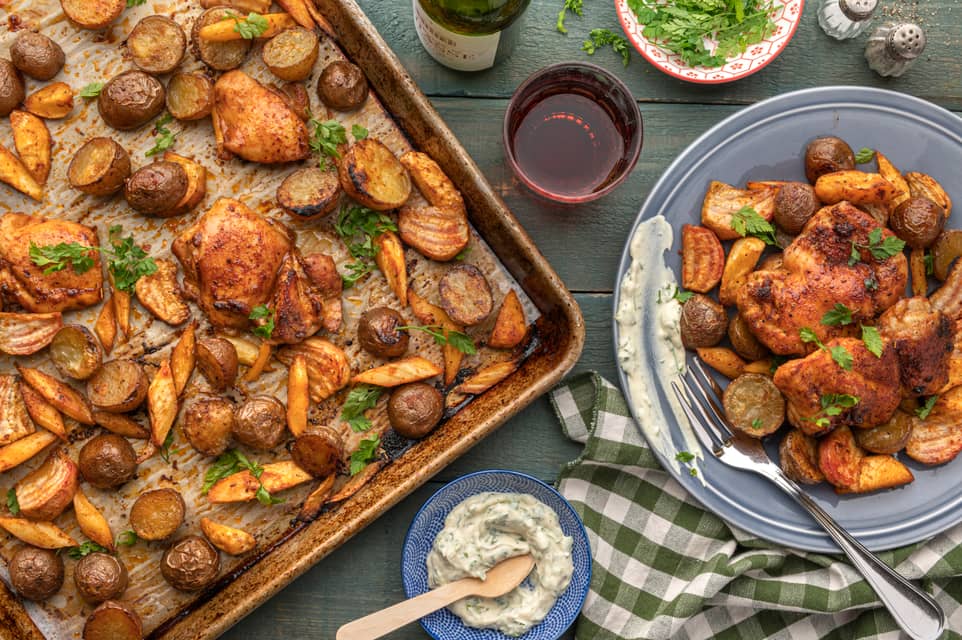 Paprika honey glazed chicken vegetable traybake - Extra large standard
