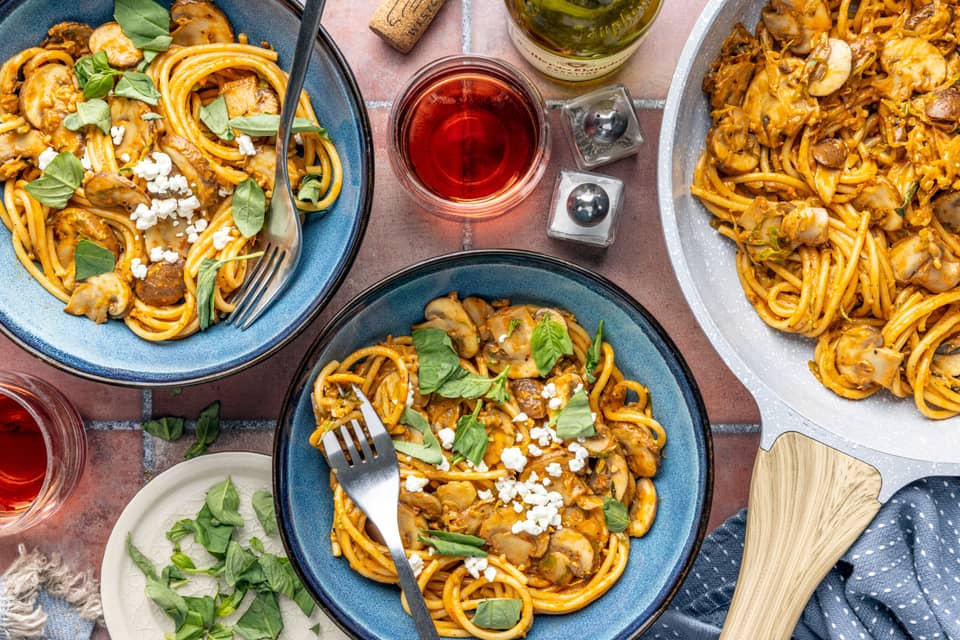 Creamy goat cheese spaghetti marinara - Extra large standard