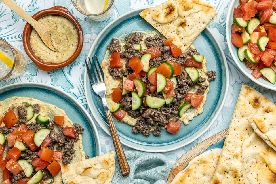 Zaatar beef hummus plates - Extra large standard