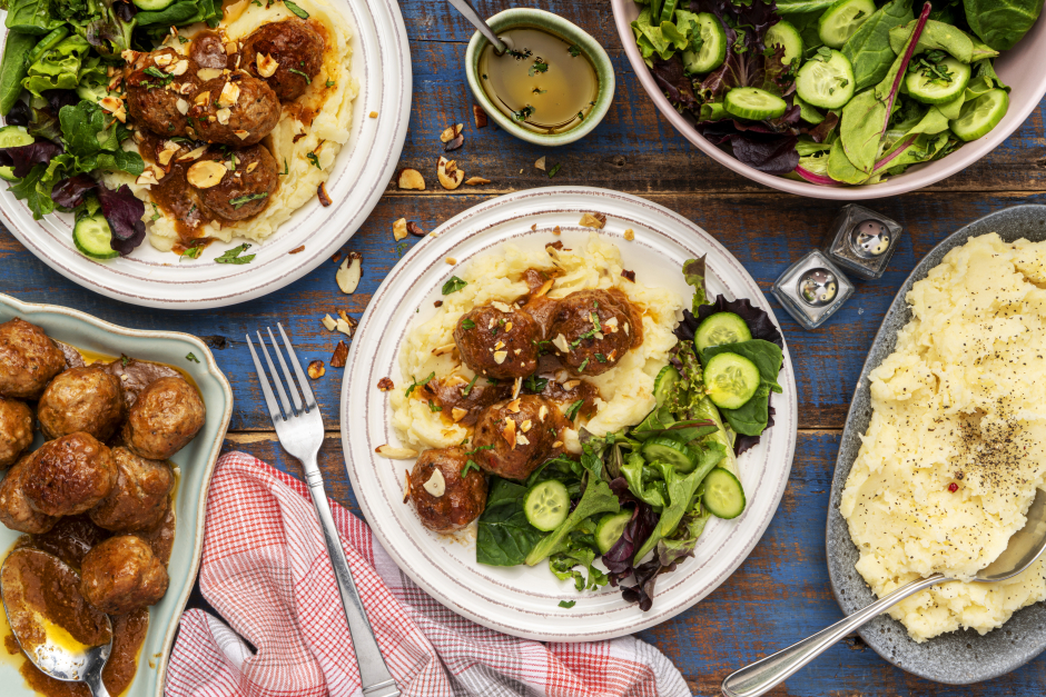 Boulettes de porc glacées aux abricots avec amandes grillées