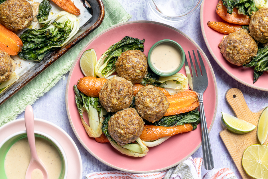 Boulettes de bœuf vindaloo épicées sur une plaque