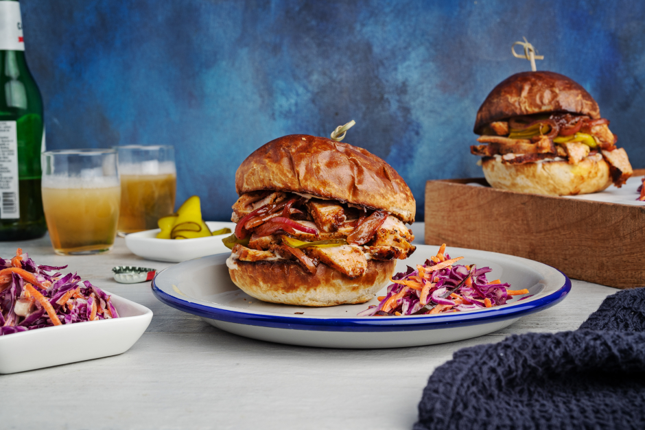 Sandwichs de côtelettes de porc aux épices bourbon