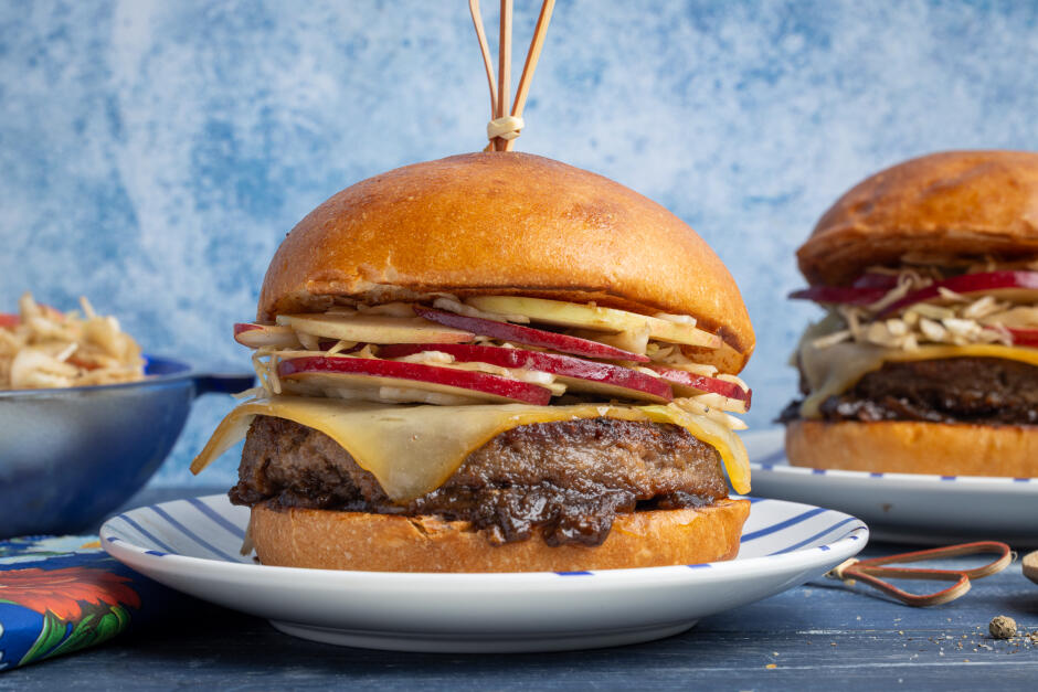 Impossible™ Beef Smoked Cheddar Cheeseburgers