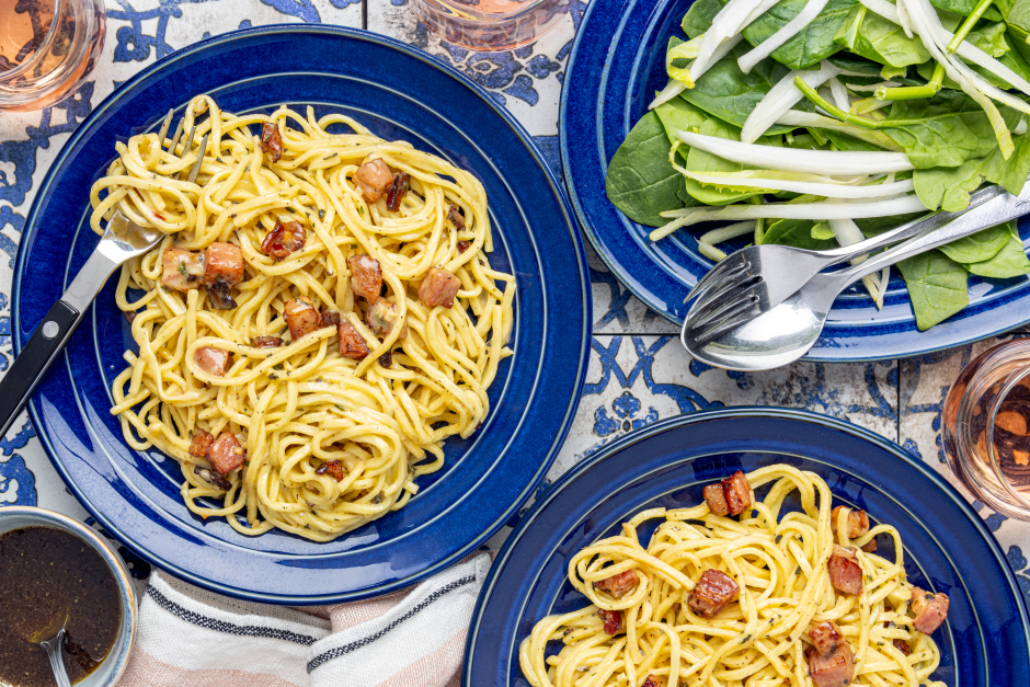 Spaghettis frais alla carbonara avec salade d’endives et pancetta