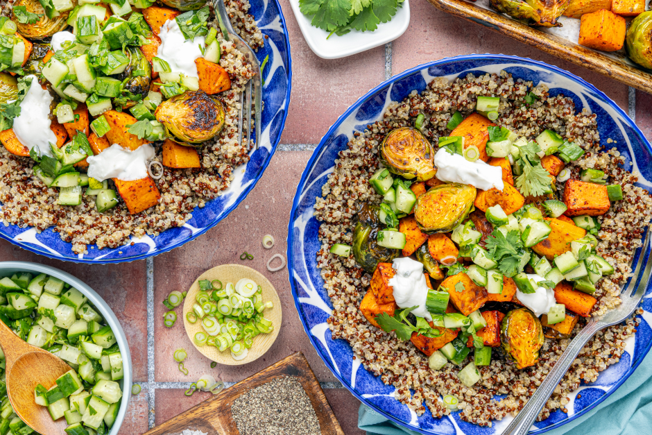 Bols nourrissants aux légumes tandoori rôtis piquants