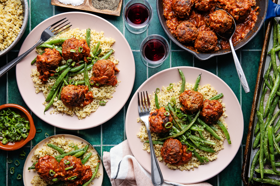 Boulettes de bœuf et fromage avec sauce tomate