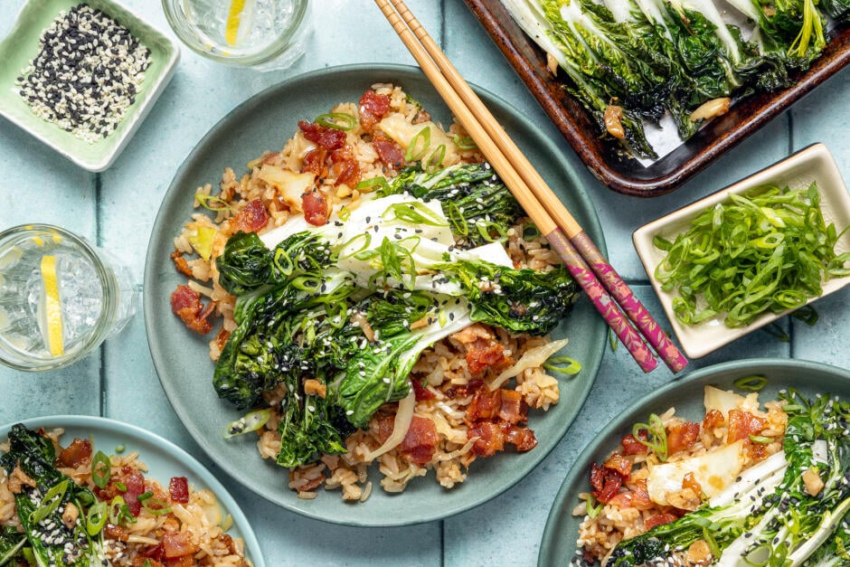 Riz frit au bacon et aux graines de sésame