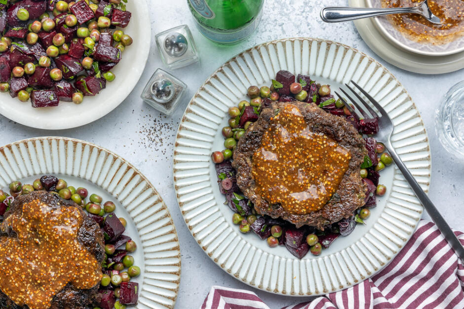 Kotlety de bœuf à la polonaise en sauce à la moutarde