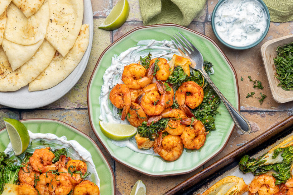 Crevettes tandoori piquantes sur une plaque