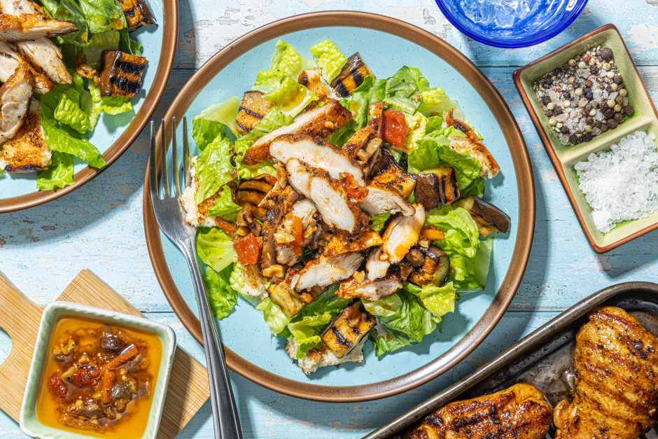 Panzanella espagnole avec cuisses de poulet grillées