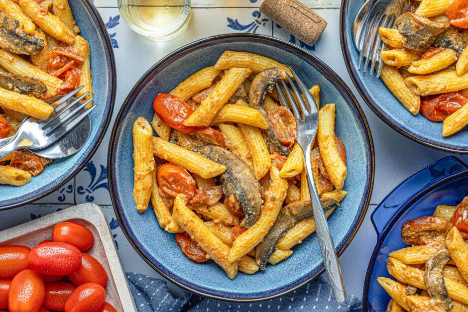 Pâtes crémeuses au pesto rouge et portobellos