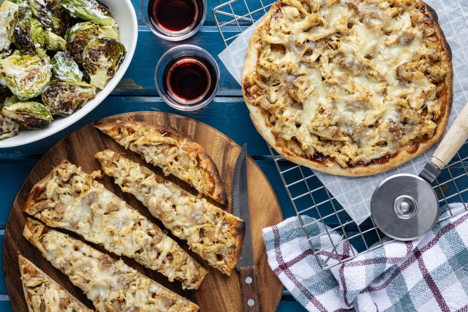 Chicken Naan Pizzas with BBQ Sauce