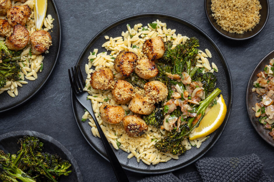 French-Style Scallops & Broccolini