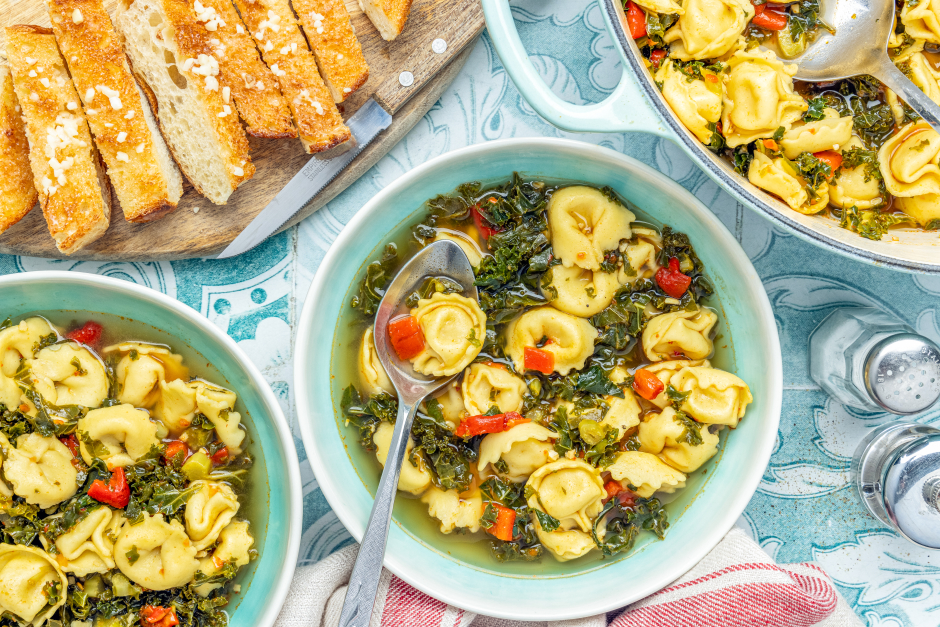 Rapido Fresh Tortellini, Kale & Roasted Pepper Soup