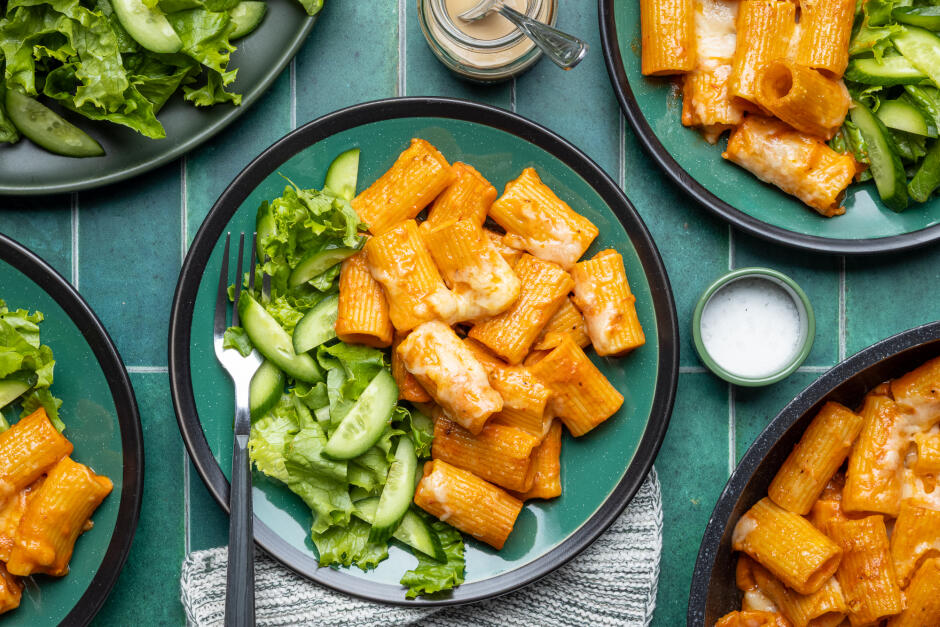 Cheddar-Topped Baked Rigatoni