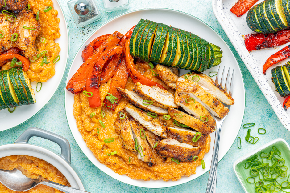 Sucres lents: Poulet aux épices berbéré avec zucchinis Hasselback