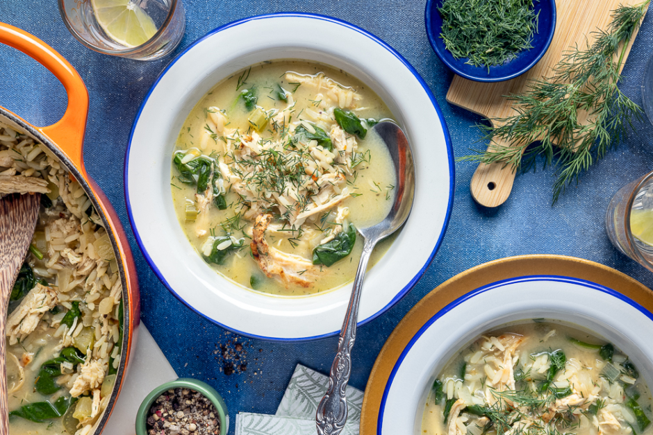 Soupe avgolemono au poulet en une casserole