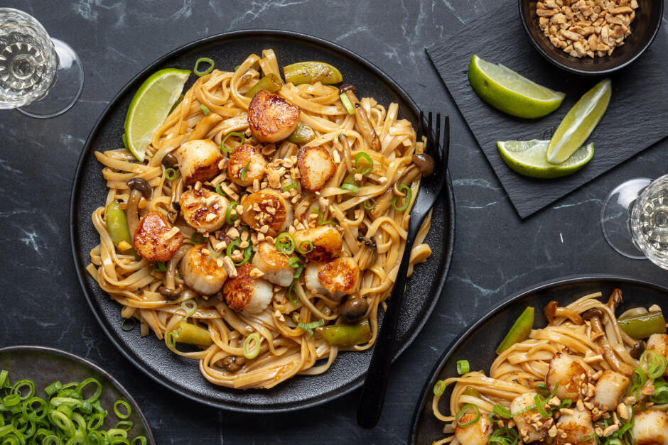 Scallop & Shimeji Pad Thai