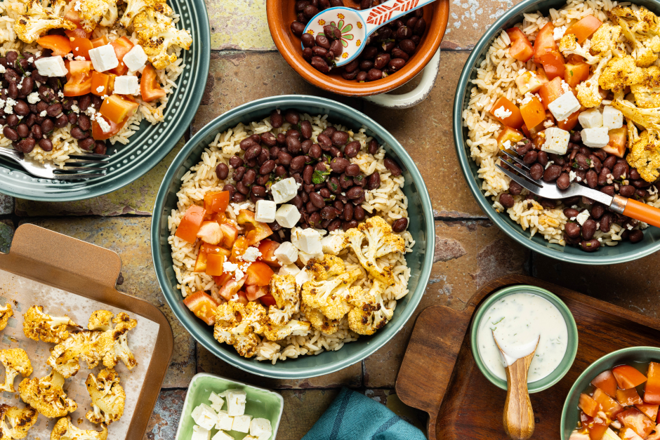 Bols de riz mexicains avec mayo à la lime