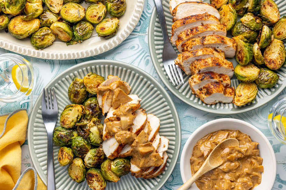 Keto: Seared Chicken Breasts with Creamy Artichoke Sauce