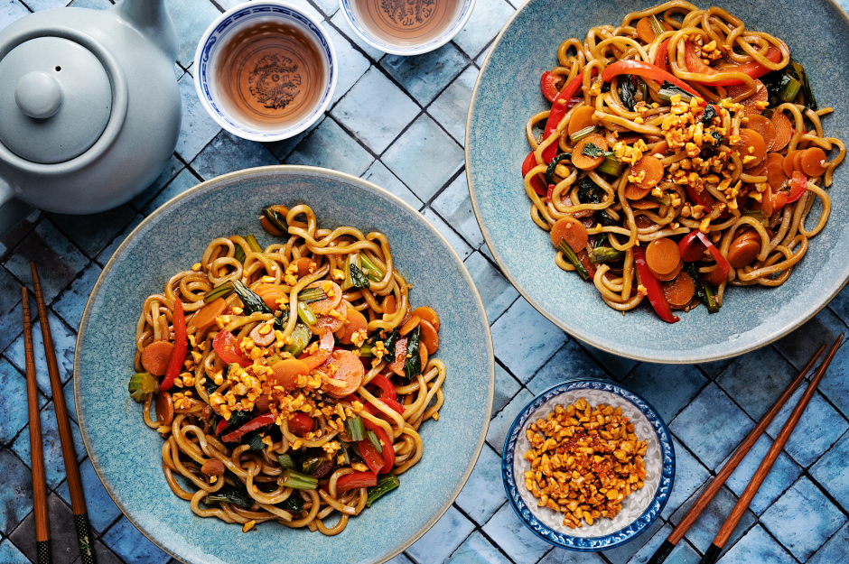 Mee goreng végétalien avec nouilles ramen fraîches