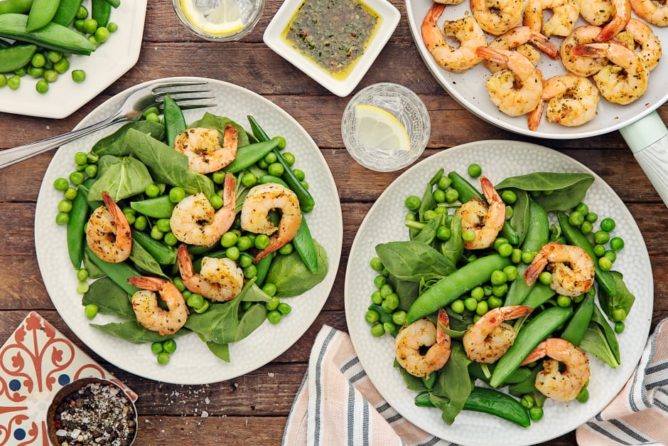 Crevettes poêlées et salade de pois croquants