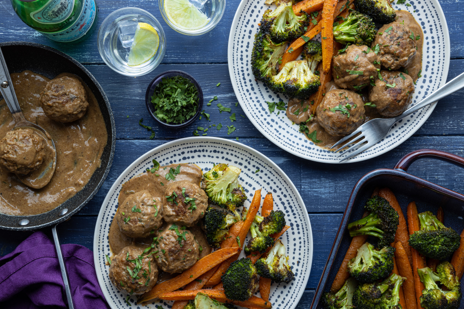 Keto: Masala Pork Meatballs with Almond-Tamarind Sauce
