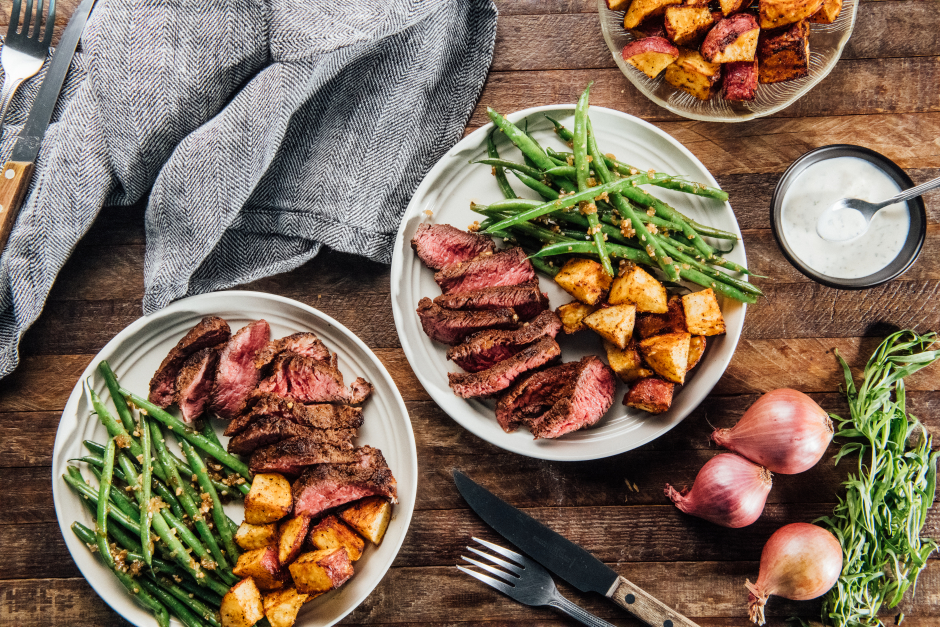 Seared Steaks with Quick Béarnaise Sauce