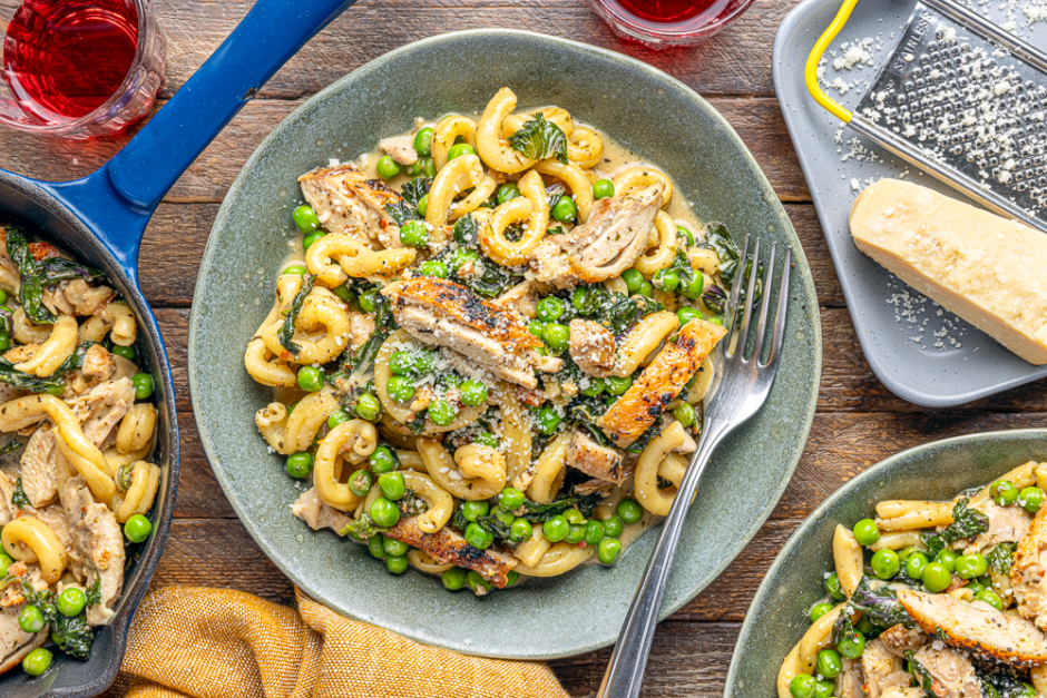 Red Pesto Chicken Thigh Pasta