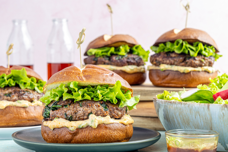 Burgers de bœuf aux épices à tacos et légumes verts invisibles