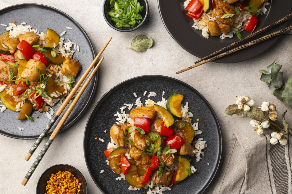 Poulet Kung Pao avec poivrons et zucchinis