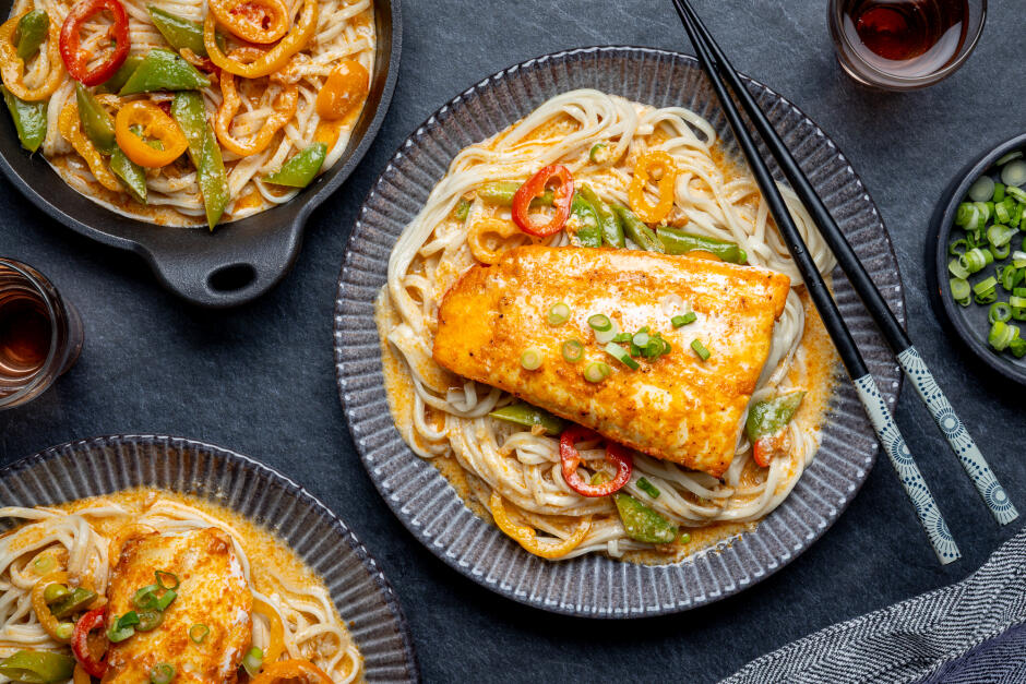 Flétan laqué au cari rouge piquant