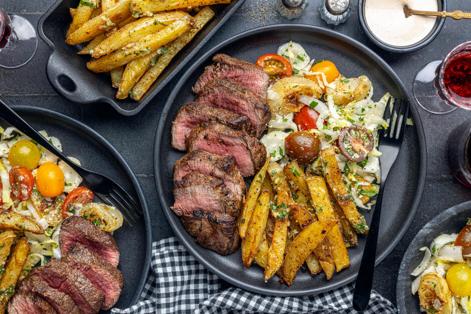 Steaks nourris à l'herbe et frites style bar à tapas