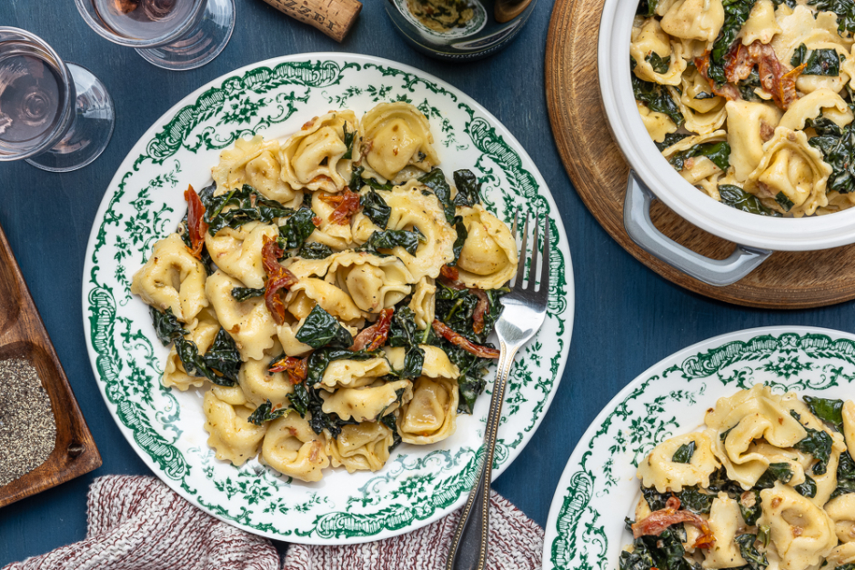 Creamy Pesto Rosso Tortellini