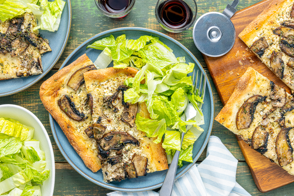 Pizza bianca au romarin avec champignons portobellos