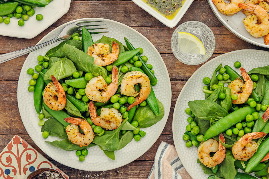 Crevettes et salade de pois printanière