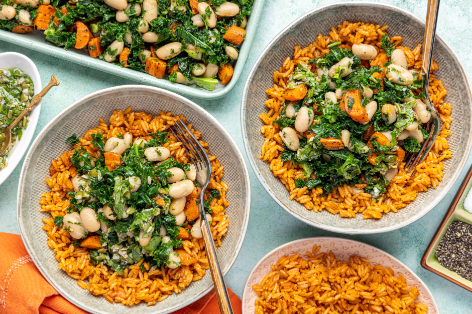 Vegan Tomato-Garlic Rice with White Beans