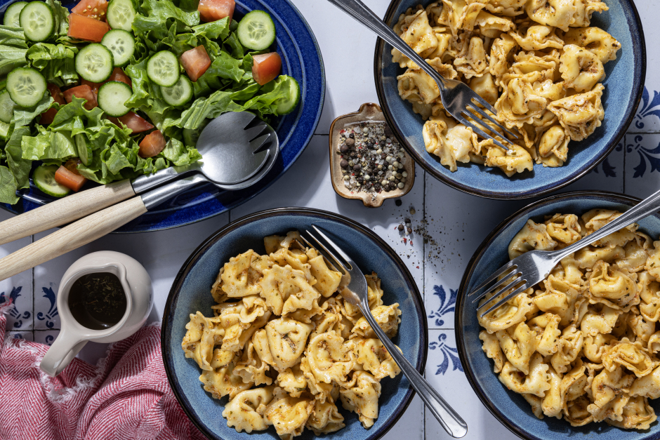 Tortellinis au fromage express en pesto de tomates crémeux