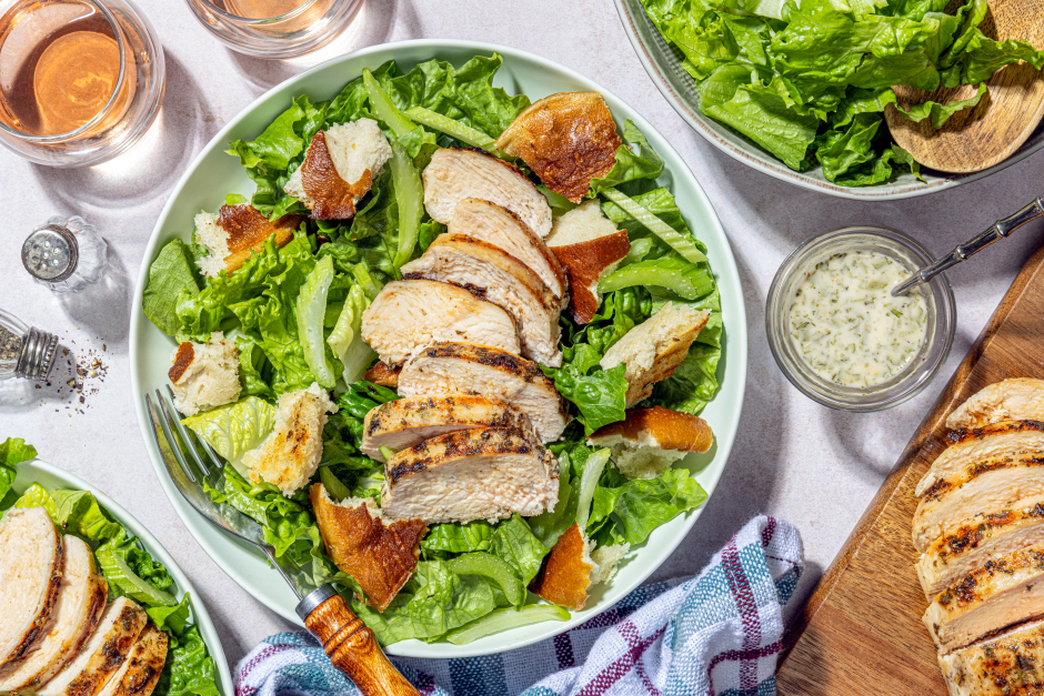 Salade César aux poitrines de poulet grillées