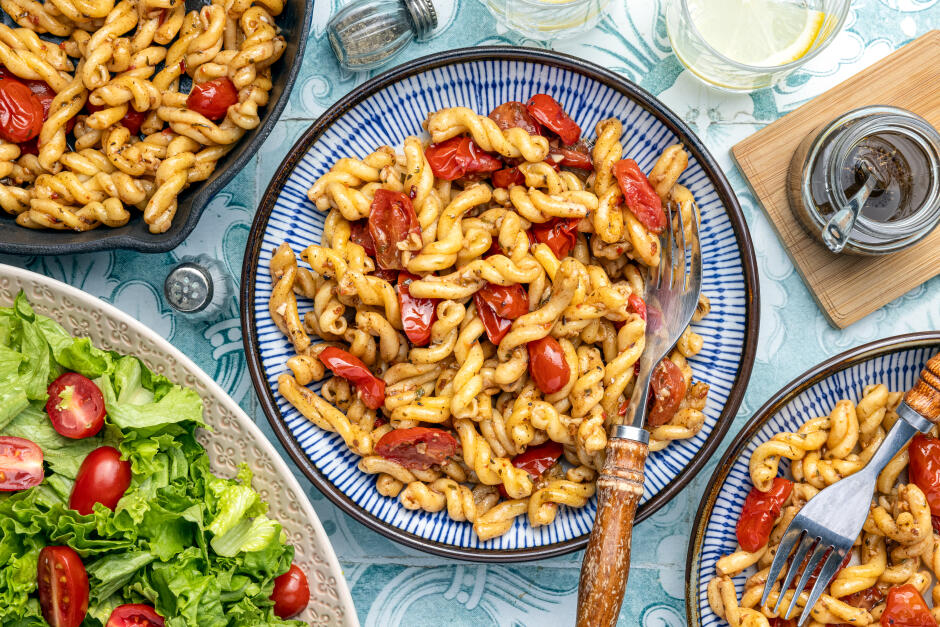 Torchiettes fraîches avec sauce au beurre et aux tomates cerises